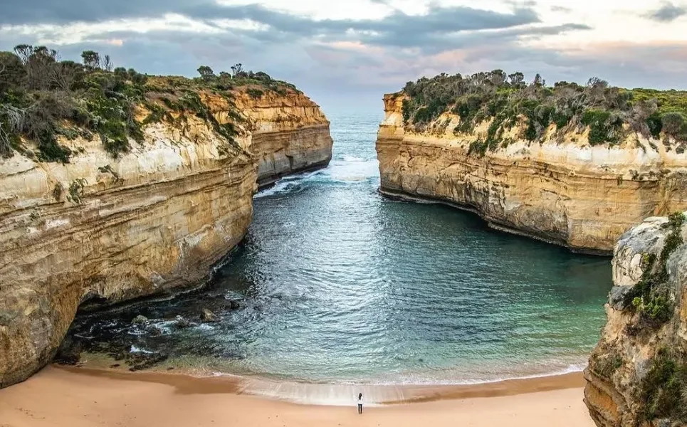 Visiting the Iconic Loch Ard Gorge